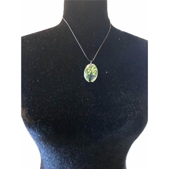 Creative Lifelike 7 Colors Tree of Life Oval Shape Pendant Necklace NWOT - Picture 2 of 4